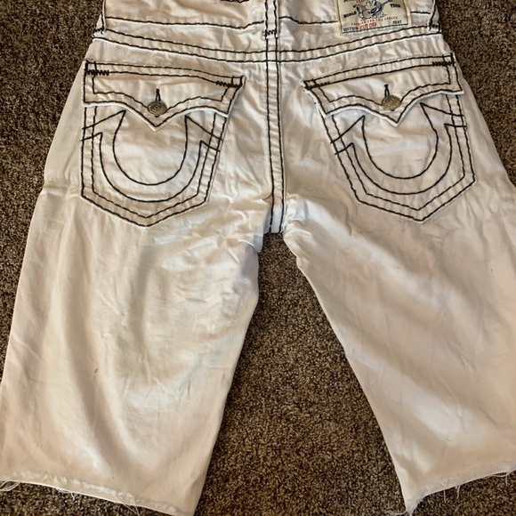 White mens shorts - Picture 1 of 2